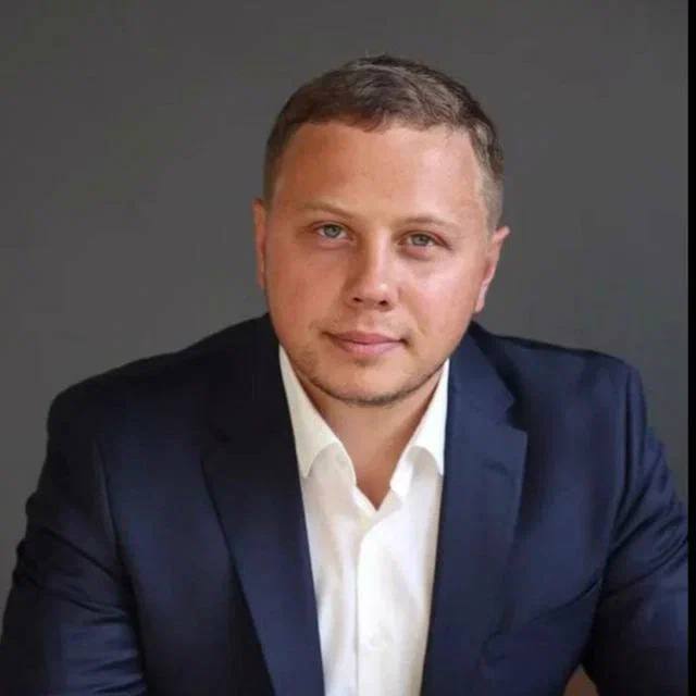 Максим Голощапов